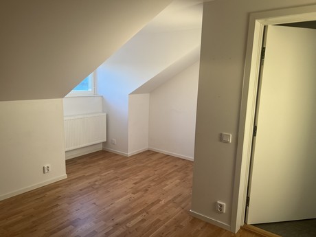 1 rok, Östra Storgatan