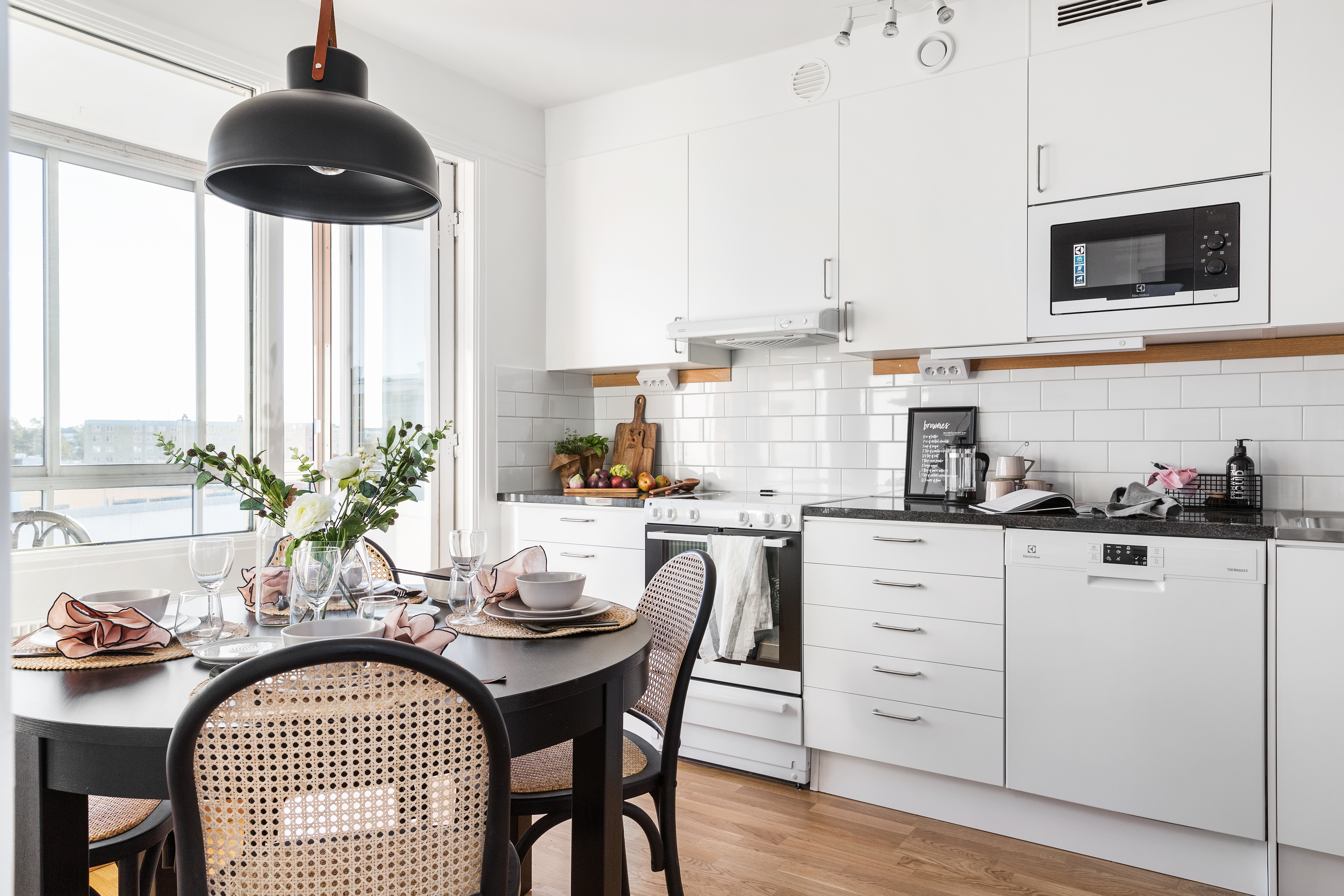 2 rum och kök, Huddinge — 10 082 kr/mån — bild 2