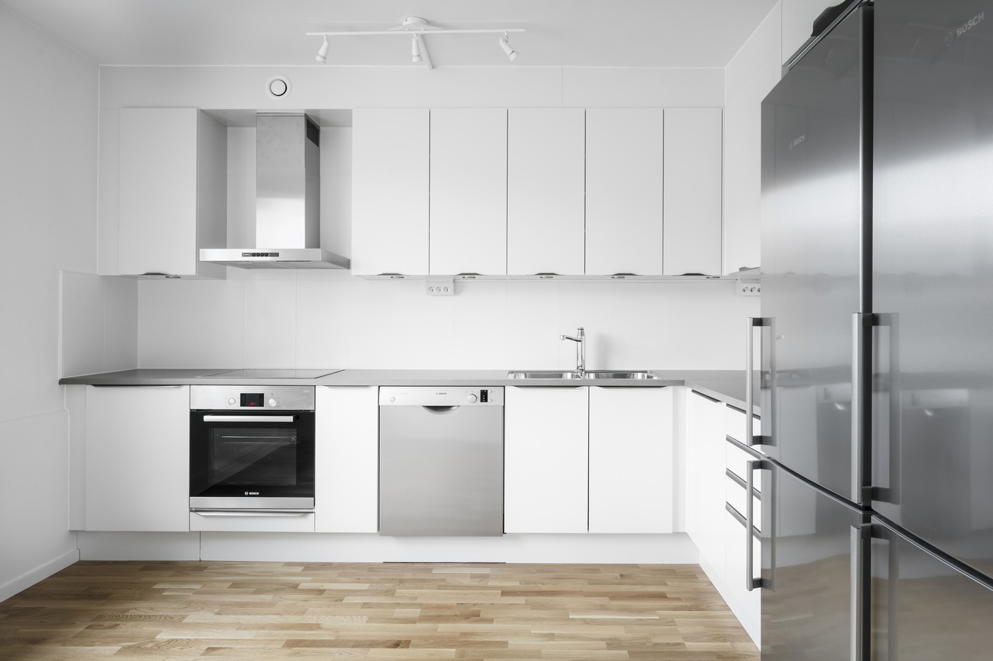 3 rum och kök, Biskopsgården, 12 402 kr/mån, bild 2