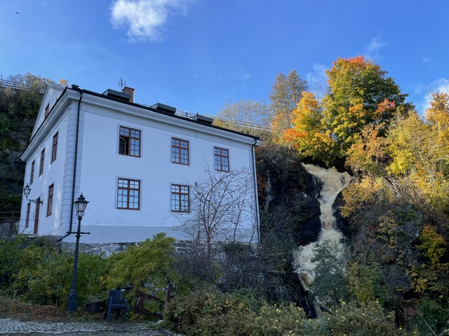 Tomtebogatan 8