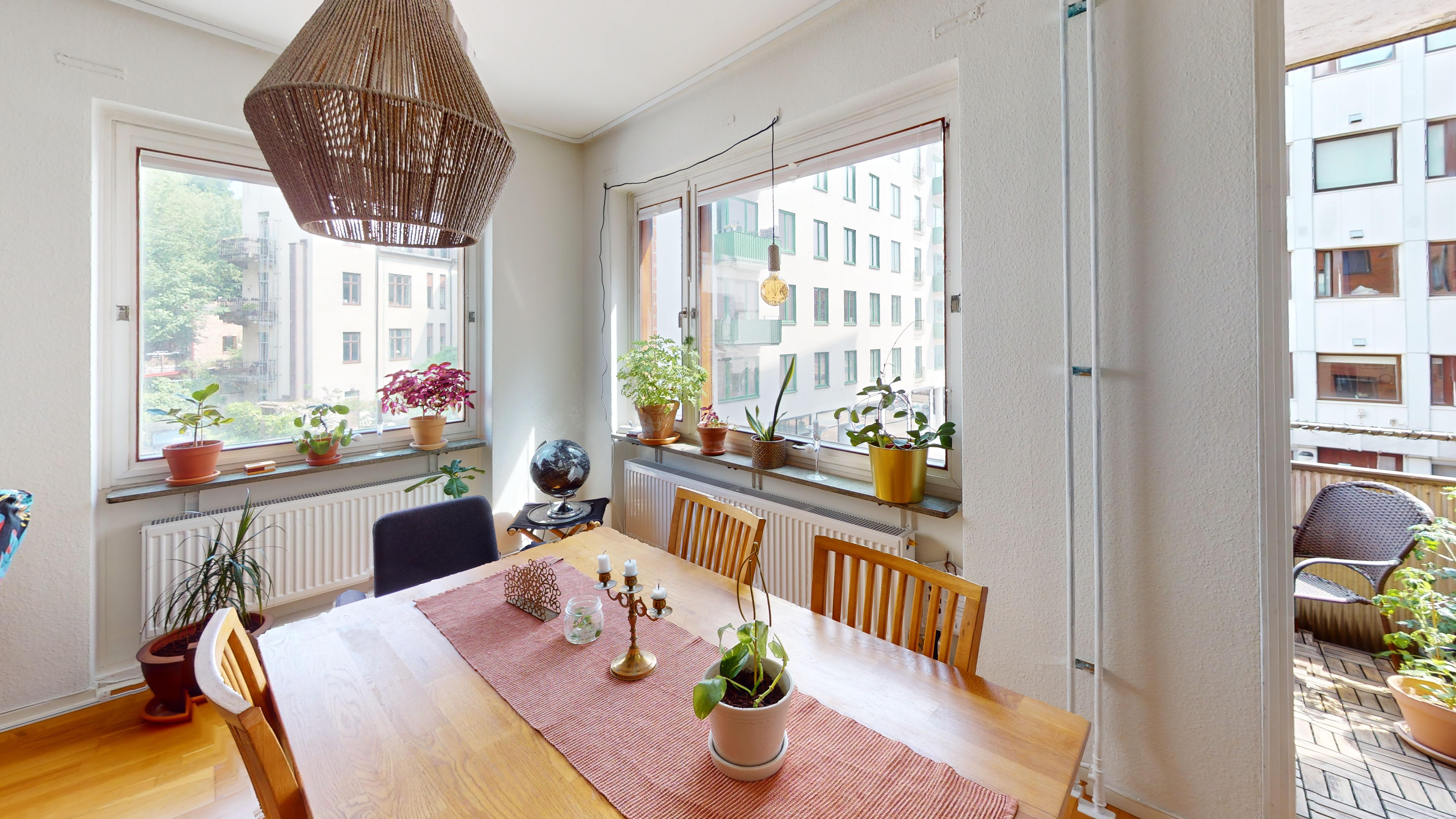 Drottninggatan 72 B — bild 1